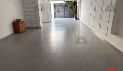 Sobrado Agua Rasa com 4 Dormitórios, 3 Suítes sendo 1 com Closet e Hidro, Varanda, 3 Salas Integradas com Lareira, espaço gourmet, 4 Vagas