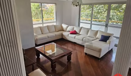 Apartamento Alto Padrão Jd Avelino,290 mts,4 dormitórios,2 suítes com closet, 3 vagas de garagem livre ,depósito ,área de lazer completa.