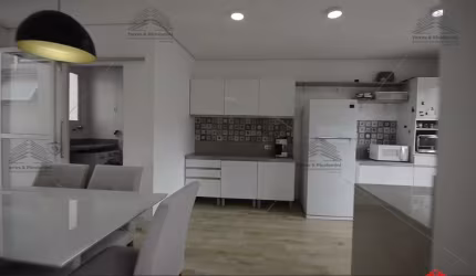 Sobrado de 130 m² a venda no Ipiranga, com 2 dormitórios sendo 1 suíte, 4 banheiros, cozinha americana, lavanderia, 2 vagas de garagem, piscina