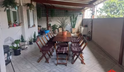 Oportunidade única!! Lindo apartamento com 2 quartos, 2 salas, 2 banheiros, 1 vaga de garagem, gardem ampla área externa , 87,00 m2 de área.