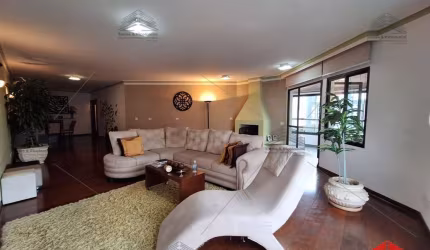 Apartamento à venda 330m², São Bernardo do Campo, 4 quartos, 1 suíte, ampla sala com lareira, sacada, 3 vagas, piscina, próximo á Igreja Matriz
