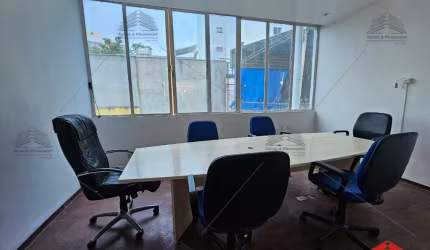 Prédio Comercial de 380m² a venda na Vila Mariana, 10 salas, 7 banheiros, vaga de garagem, 3 andares, mobiliado, cozinha, bar, piscina, churrasqueira