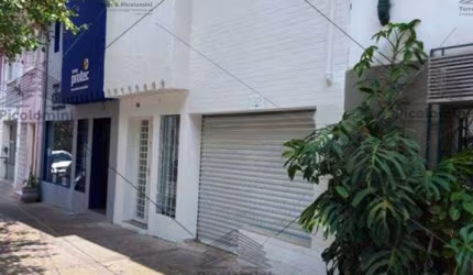 Casa Comercial de 150 m² a venda na Vila Mariana, com 5 dormitórios, 2 banheiros, lavanderia, área de serviço, cozinha, 300 metros do Hospital e Metrô