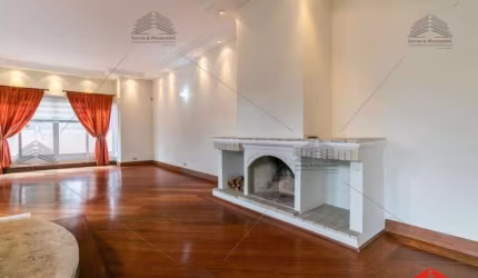 Sobrado à venda e locação 360m² no Parque da Mooca, 3 quartos, 1 suíte com hidromassagem, varanda e closet, 6 vagas, próximo Praça Padre Mario Fontana