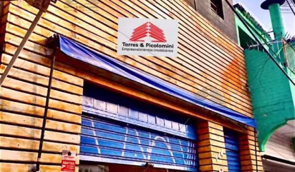 Sobrado Comercial com 176m2 de área construída, terreno 5,5m x 16m  com 1 Salão, 6 salas, copa, cozinha, banheiro e lavabo,