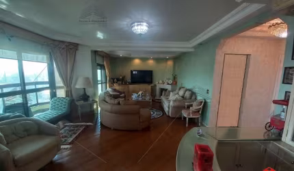 Localização privilegiada, Em frente a Praça, 3 suítes, Andar Alto, 4 Vagas Demarcas, 3 Suítes, Hidromassagem, Lazer completo