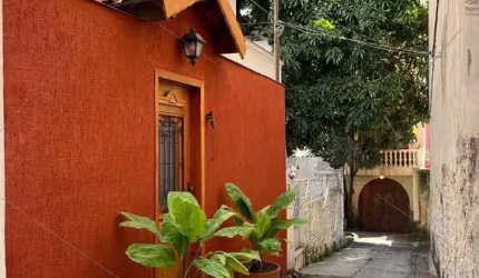 Casa de Vila a venda na Vila Clementino, Rua Boges Lagoa , 2 dormitórios com 1 suite, quintal ao lado do Metrô .