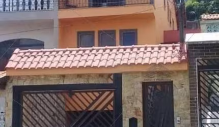 Sobrado a venda de 167 m² na Vila Alpina, 4 dormitórios, 1 suíte, 3 banheiros, lavanderia, cozinha, sala para 2 ambientes, moveis planejados, 3 vagas