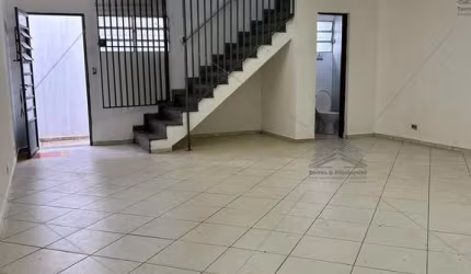 Salão comercia para locação, de 125 m² no São Lucas, 3 banheiros, 2 andares, 4 vagas, quintal, ao lado de pet shop, correios, frutaria, adega