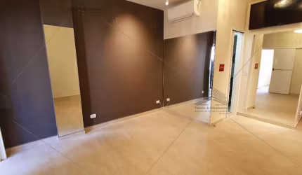 Oportunidade imperdível: Sala comercial impecável de 43 mts2 à venda na República, São Paulo-SP! 1 sala, 1 banheiro, 43 m² de área.