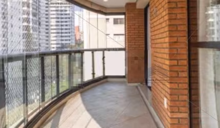 Apartamento um por andar em Moema, 167m2, Varanda ampla, 3 suítes, Sala 2 ambientes, cozinha ampla, 4 vagas de garagem