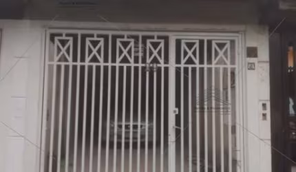 Sobrado a venda de 90 m² no São Lucas, 2 suítes, 3 banheiros, varanda, portão automático, cozinha planejada, lavanderia, churrasqueira, 2 vagas