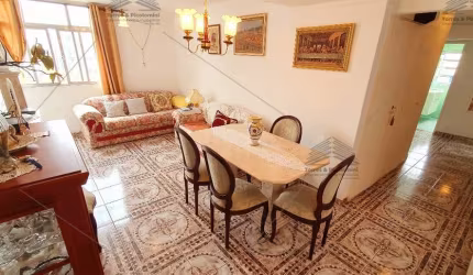Apartamento amplo de 116 mts2 e 3 dormitórios, coladinho com o metrô República na região central de São Paulo - SP. Planta Incrível!!!Venha conferir!