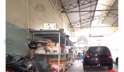 Oportunidade única: Galpão industrial à venda no Tatuapé, 2 salas, 4 banheiros, 8 vagas e 1.300 m² de área.