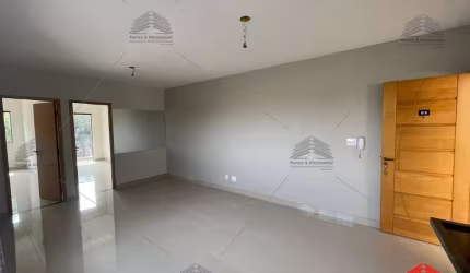 Apartamento a venda com 61m² no Jardim Imperador, com 2 dormitórios, sacada, garagem coberta, cozinha americana, lavandeira, todo em porcelanato