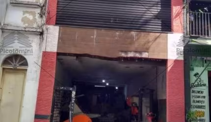 Prédio comercial a venda de 270 m² no Brás,  1º piso, salão, sala e 3 banheiros no 2º piso, além de um ótimo salão livre, 4 banheiros e 1 sala