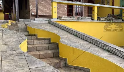 Casa de Luxo em Condomínio: 5 quartos, 5 banheiros, churrasqueira, sauna, salão de jogos, hidromassagem em Águas de Lindoia-SP!