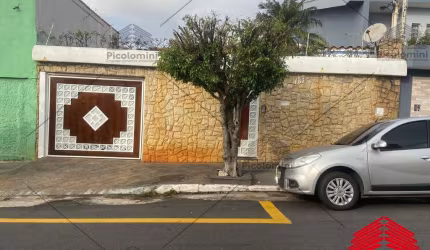 Casa térrea a venda de 400 m² na Mooca, 3 dormitórios, 3 suítes, 5 banheiros, lavanderia, mobiliado, moveis planejados, churrasqueira, 5 vagas