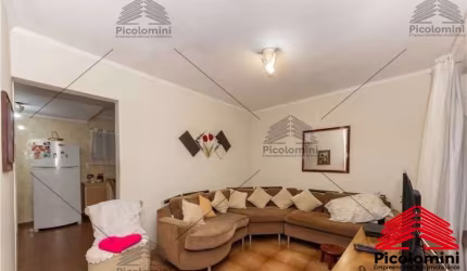 Sobrado a venda de 202 m² no Jardim Anália Franco, 5 dormitórios, 2 suítes, 4 banheiros, lavanderia, área de serviço, churrasqueira, 2 vagas