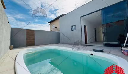 Casa de Condomínio em Caucaia do Alto com 3 Quartos, 1 Suíte, sala ampla, 2 Vagas, quintal com churrasqueira e piscina privativa, lago e muito mais