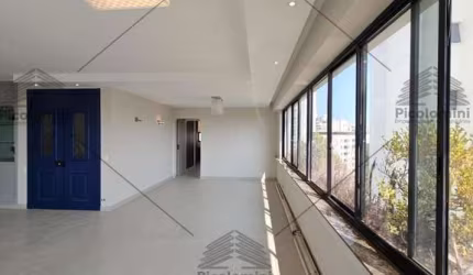 Apartamento 180m2, Vila Alexandria, Suíte, closet, reformado e moderno, móveis planejados, 3 vagas de garagem, alto padrão