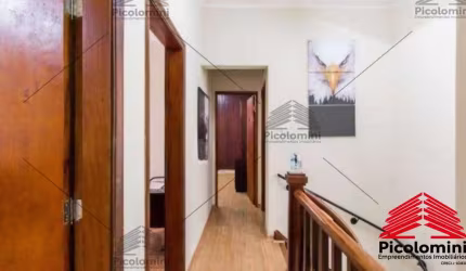 Sobrado a venda de 230 m² na Vila Mariana, 4 dormitórios, 1 suíte, 4 banheiros, lavanderia, área de serviço, sala para 3 ambientes, 5 vagas de garagem