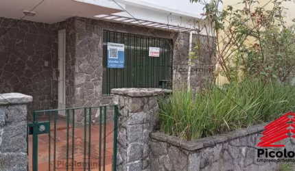 Sobrado a venda de 221 m² na Vila Mariana, 5 dormitórios, 3 banheiros, lavanderia, quintal, 2 vagas de garagem