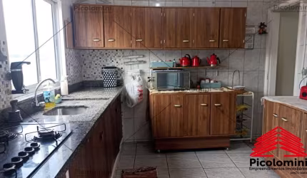 Casa à venda em Jardim Prudência: 3 quartos, 1 suite, 2 salas, 2 banheiros, 2 vagas de garagem, 200m². Venha conferir!