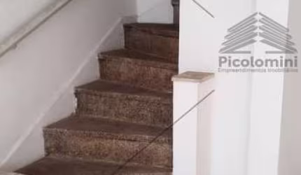 Sobrado para locação de 70 m² no Cambuci, 2 dormitórios, 2 banheiros, lavanderia, área de serviço