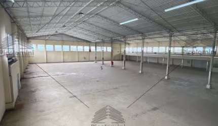 Galpão para Venda em Itaquaquecetuba, com 8.000 m de terreno e 4.600 a.c., dividido em 2 galpões, salas, cozinha, banheiro e vestiário