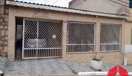 Casa térrea a venda de 220 m² no São Lucas, 4 dormitórios, 3 banheiros, lavanderia, área de serviço, churrasqueira, Fogão a lenha, Lareira, 2 vagas