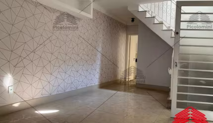 Sobrado com 3 dormitorios, sendo 1 suite com varanda, 2 vagas, prox. Metro Vila Prudente