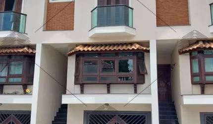 Casa em condomínio , 272 m², Mooca, 3 quartos, 1 suíte com varanda, lavabo, 5 vagas, piscina, espaço gourmet, próximo à Rua Jumana