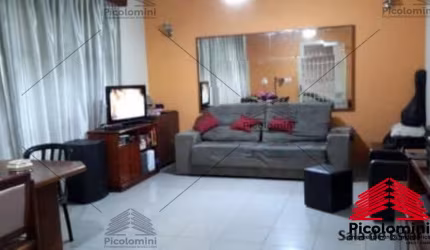 Casa térrea a venda na Mooca de 320 m², 5 dormitórios, 2 banheiros, lavanderia, área de serviço, 3 Salas, Cozinha , Quintal, salão de festas, 8 vagas
