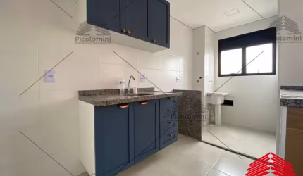 Apartamento na Mooca para locação, Andar Alto, 2 dormitórios, cozinha com armários e gabinete, banheiro com gabinete e box.