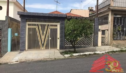 Casa térrea Vila Prudente , 2 dormitórios,  sala ,cozinha,banheiro , com uma casa nos fundos,  quarto ,cozinha e banheiro 2 vagas de garagem e quintal