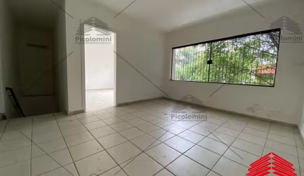 Conjunto de 8 salas comerciais para locação na Mooca em ótima Localização, cerca de 198m2, cozinha,  2 banheiros e quintal