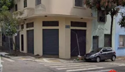 Casa a venda no Belém com 2 dormitórios, garagem, Ótima localização, sala com sacada, cozinha, banheiro e área de serviço, armários, salão