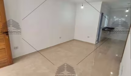 Casa em Condomínio na Vila Alpina Com 70 metros, 2 Quartos, 2 Suítes, Sala 2 ambientes, Lavabo e 1 Vaga de Garagem. Próximo ao Largo da Vila Alpina