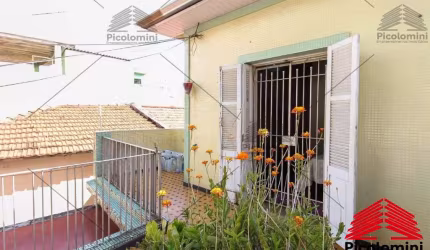 Sobrado com 160 m2 a venda , 1.400 metros do Shopping Anália Franco, 4 dormitórios, bem estruturada para uma reforma.