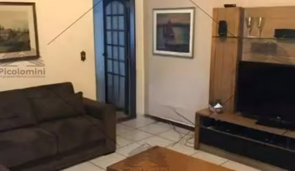 Sobrado a venda na Mooca de 150 m³, 4 dormitórios, 2 banheiros, lavanderia, área de serviço, sala cozinha, quintal, 1 vaga de garagem