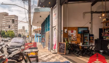 Galpão Comercial de Alto Padrão na Vila Prudente, 5 Salas, 5 Banheiros e 612m² de Área.