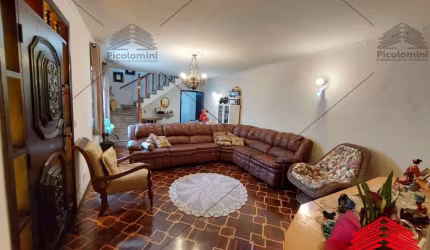 Imperdível oportunidade! Casa à venda em Vila Carrão, 4 quartos, 1 suíte, 1 sala, 3 banheiros, 2 vagas, 295m². Confira!