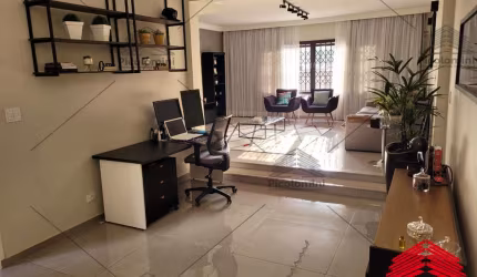 Sobrado Anália Franco todo reformado com 2 quartos, sala ampla com home office, 3 banheiros, lavabo, 2 vagas de garagem. Quintal com espaço Gourmet