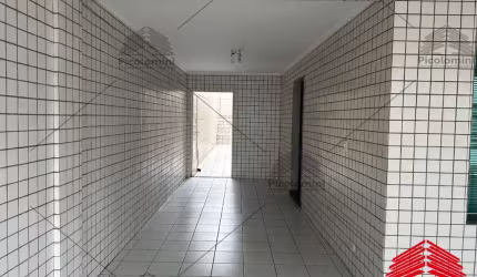 Sobrado a venda na Mooca, 220 metros, 03 dormitórios, 3 vagas, quintal , escritório.