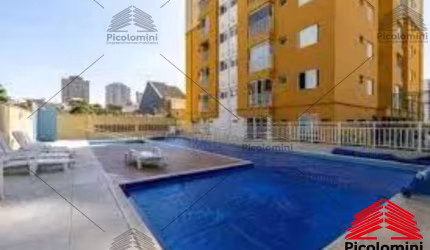 Apartamento à venda em São Caetano do Sul próximo Mc Donald's, 2 dormitórios, 2 banheiros, vaga de garagem, varanda, prédio com piscina.