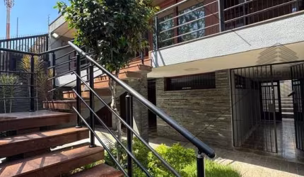 Casa a venda ou para locação comercial na Vila Zelina, com 3 suítes, 5 vagas, 5 banheiros, terreno 300 m², 250 m² área construída