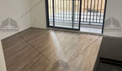 Studio para locação na Vila Mariana de 24 m², 1 dormitório, 1 banheiro, lavanderia, área de serviço, varanda, moveis planejados, mobiliado