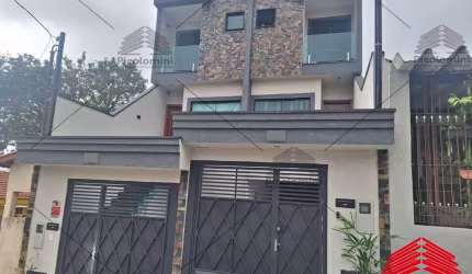 Casa à Venda na Penha, São Paulo-SP: 3 Quartos, 1 Suíte, 2 Banheiros, 4 Vagas de Garagem, 150m² de Área