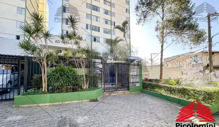 Apartamento à Venda no Parque Mandaqui de 75m² com 3 dormitórios sendo 1 suíte, sala 2 ambientes, cozinha com planejados, banheiro, lavanderia e vaga.